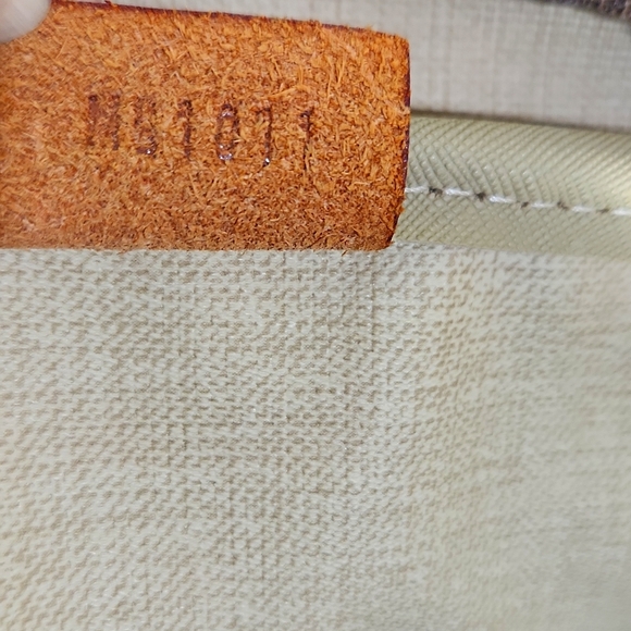 Louis Vuitton Deauville Monogram satchel - Picture 6 of 13